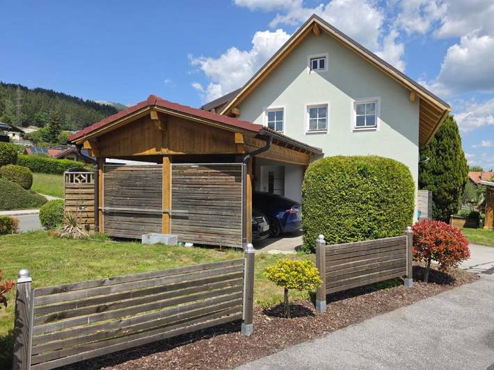 Chalet für 6 Personen, mit Balkon und Terrasse sowie Garten und Ausblick in Schladming