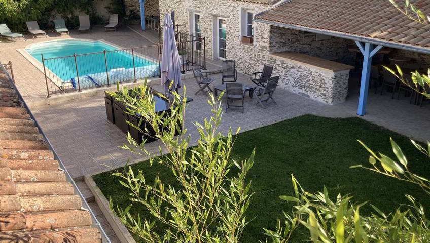 Location de vacances pour 14 personnes, avec piscine ainsi que terrasse et jardin à Pornic - 2