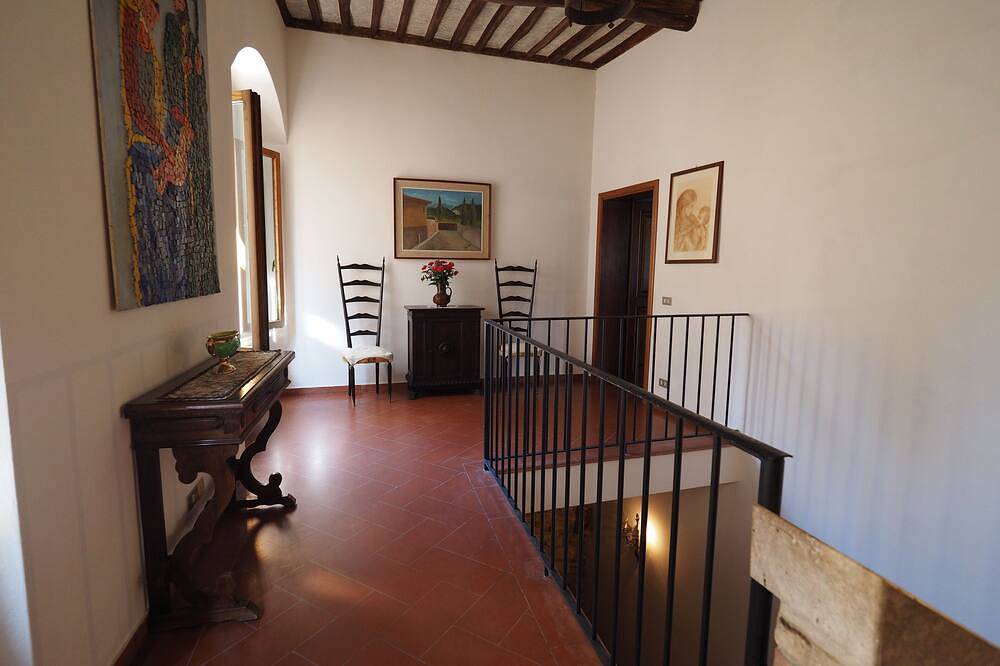 San Gimignano: oud huis gerenoveerd in het hart van San Gimignano in San Gimignano, Provincie Siena