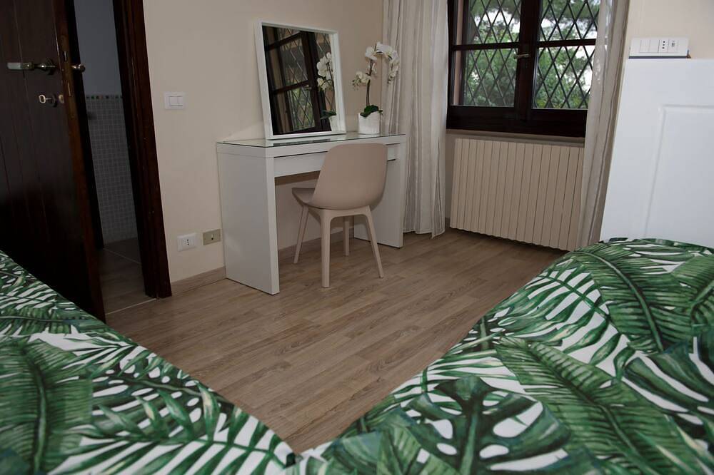 Appartamento intero, Appartamento in villa privata con parco e piscina ideale per famiglie con cani. in Arcore, Brianza