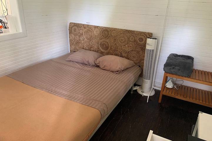 Gîte pour 2 personnes, avec terrasse ainsi que jardin et piscine à La Garde - 4