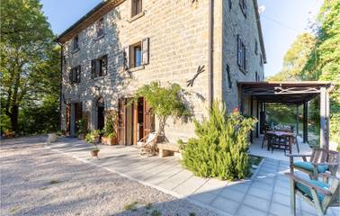 Ferienhaus für 23 Personen, mit Pool und Garten sowie Terrasse in Umbrien