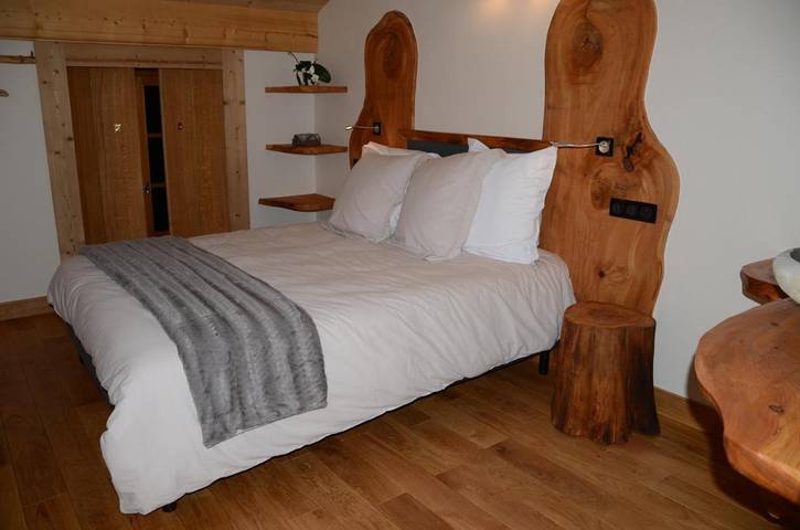 Appartement entier, Apartment with Terrace in Les Moussières, Parc naturel régional du Haut-Jura