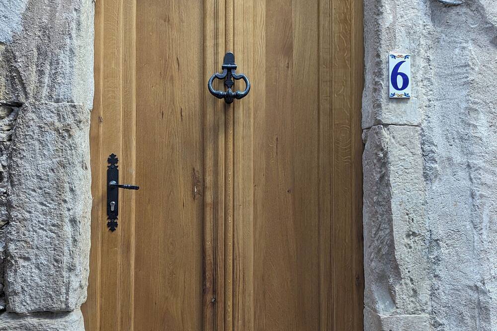 Maison 2 à 6 couchages dans un joli village médiéval in Saint-Gervais-sur-Mare, Région de Béziers