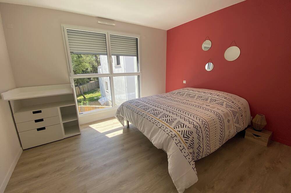 Villa with sea access and spa in Saint-Vincent-sur-Jard, Vendée