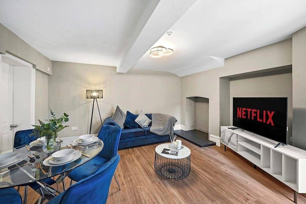 Ganze Wohnung, Chic & Contemporary Apartment with Patio - Parking in Wakefield, Westliches Yorkshire