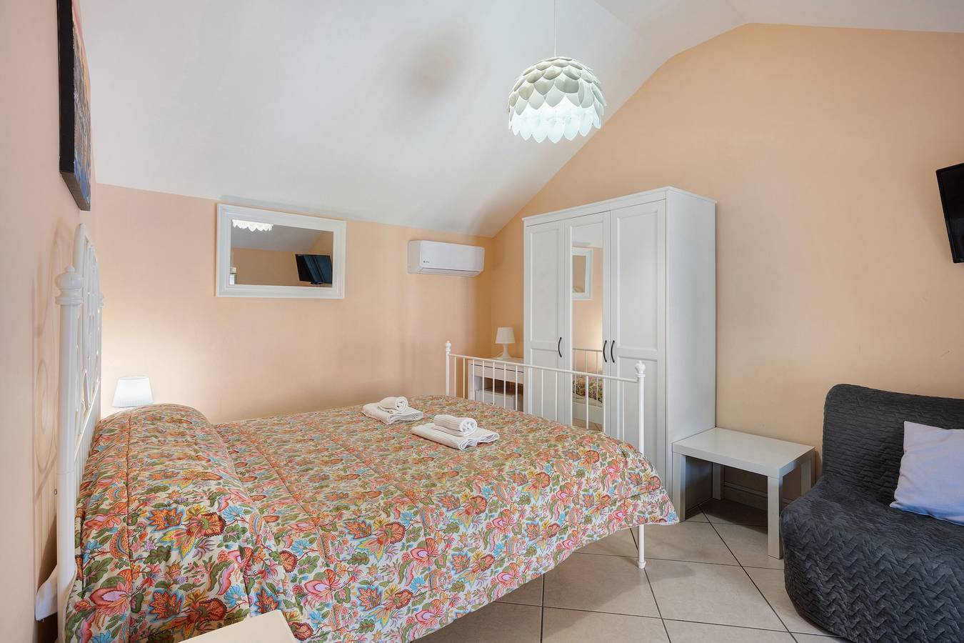 Ganze Wohnung, Ferienwohnung 'Bilocale Standard' mit Meerblick, Gemeinschaftsgarten und Wi-Fi in Gragnano, Monti Lattari