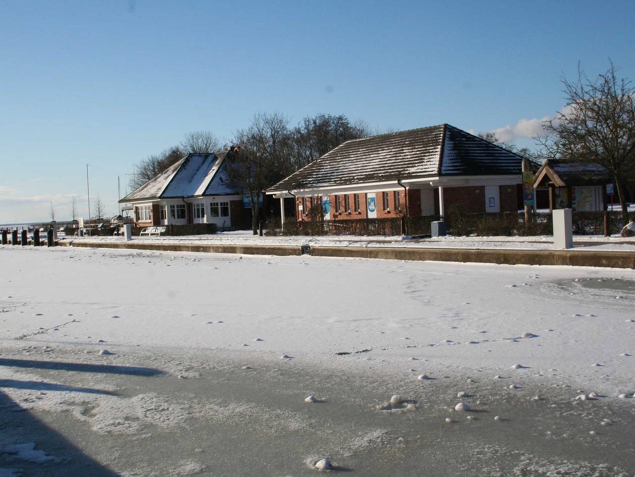 Ganze Ferienwohnung, Haus zum Strand 2 4 - Haus zum Strand 2.4. in Wustrow, Fischland