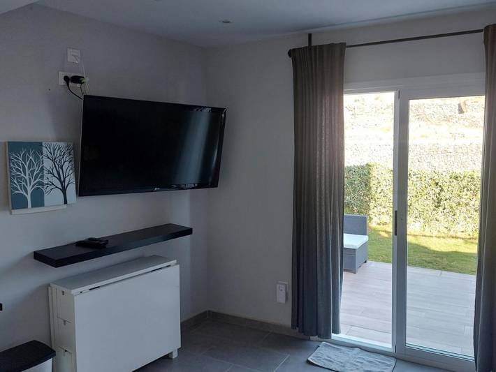 Gîte pour 2 personnes, avec vue ainsi que jardin et piscine dans Los Menores - 3