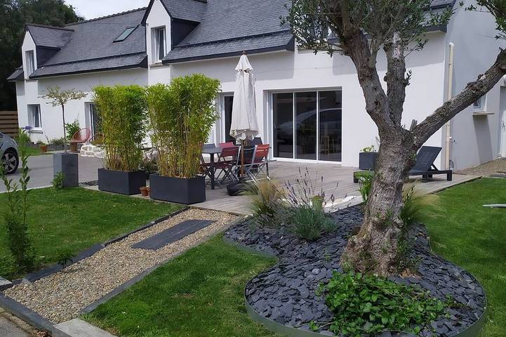 Location de vacances pour 8 personnes, avec jardin ainsi que jacuzzi et terrasse à Le Hézo