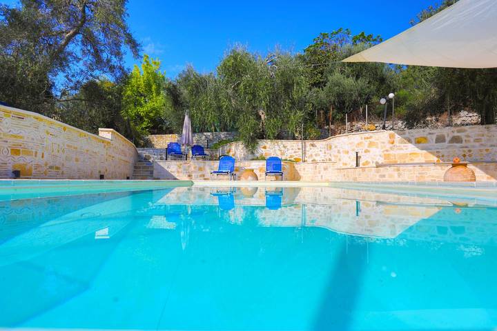 Villa Alkinoos: Secluded, private pool, Wifi, A/C in Μπογδανάτικα, Παξούς