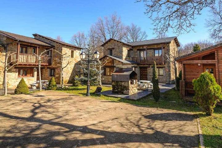 Casa rural para 3 personas, con Balcón y Terraza además de Jardín y Vistas en Sanabria (Zamora)