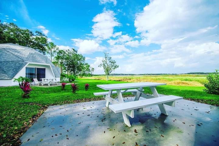 Gîte pour 2 personnes, avec jardin ainsi que vue sur le lac et balcon, adapté aux familles dans Floride - 4