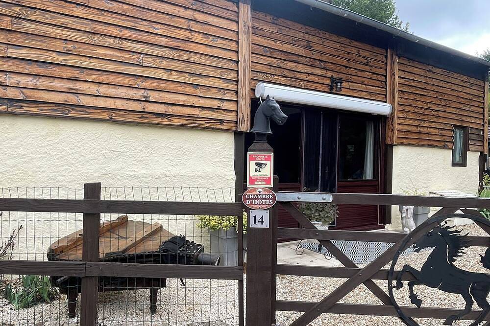 Chambre D’hôte pour 4 Personnes dans Oradour-Saint-Genest, Région de Bellac