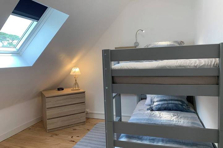 House sleeps 8, 400m from beach, coastal path, 50m from greenway. in Concarneau, Region de Quimper