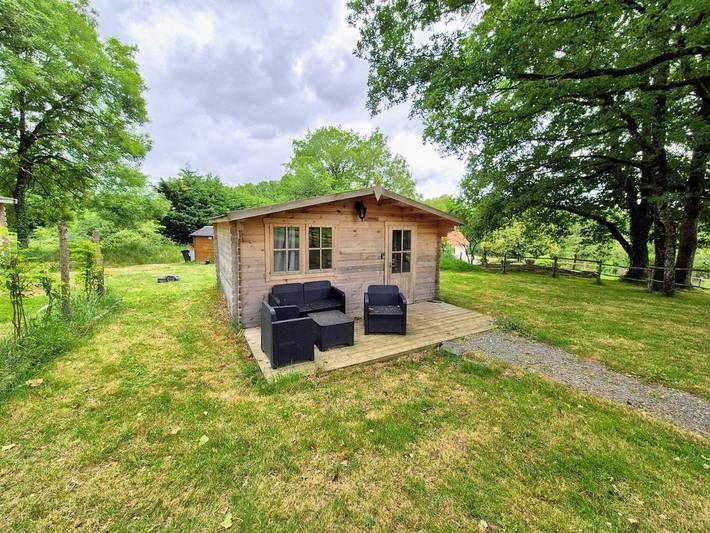 Gîte pour 2 personnes, avec Terrasse et Jardin dans Rochetrejoux