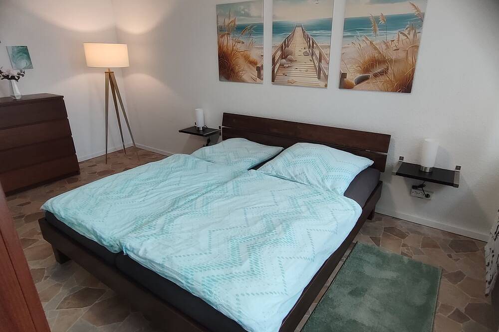 Entire apartment, Quiet, cozy 52 sqm apartment |Park|City|A 57| in Krefeld, Lower Rhine