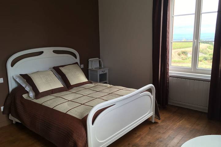 Location de vacances pour 4 personnes, avec jardin à Renaison - 2