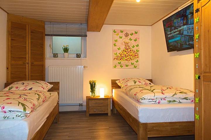 Ganze Wohnung, Landhaus  Pema  Ferienwohnung nähe Kloster Maulbronn und Tripsdrill Erlebnispark in Ötisheim, Kraichgau