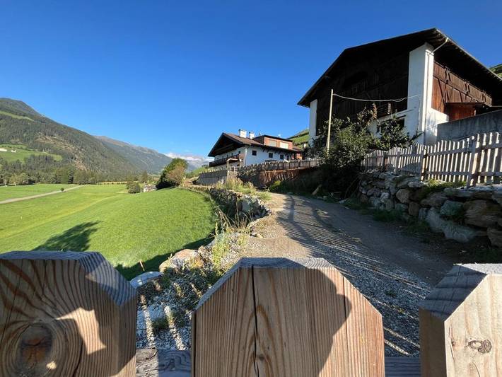 Ferienwohnung für 2 Personen, mit Terrasse und Garten sowie Sauna und Ausblick in Sterzing