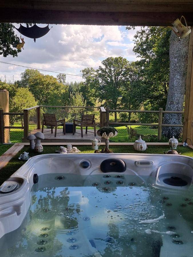 Gîte pour 2 personnes, avec jacuzzi ainsi que jardin et sauna à Ménil-Hubert-sur-Orne