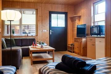 Blockhütte für 2 Personen, mit Garten, mit Haustier in Mecklenburgische Seenplatte