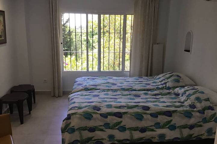 Belle villa andalouse dans un quartier calme et verdoyant in Estepona, Costa del Sol