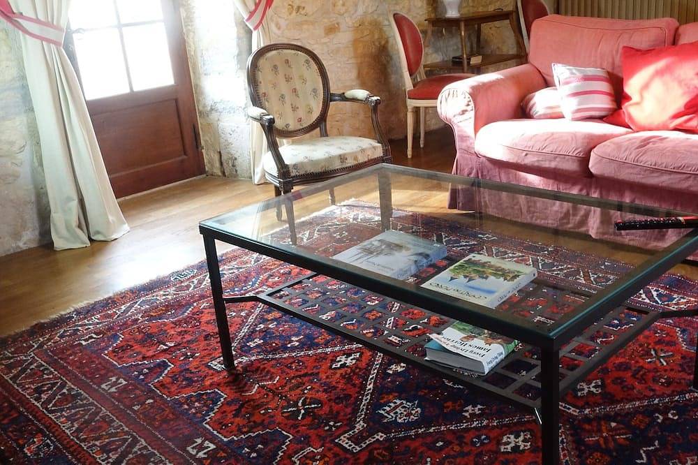 Maison de campagne du Xvème avec piscine privée + wifi in Vézac, Périgord Noir