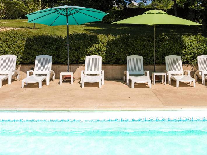 Location de vacances pour 10 personnes, avec jardin ainsi que piscine et terrasse à Thenon - 2