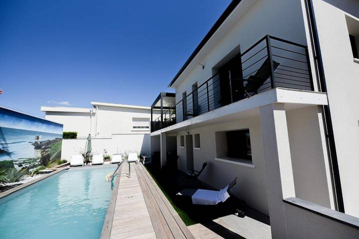 Location de vacances pour 6 personnes, avec vue ainsi que balcon et piscine dans Plage Saint-Sordelin