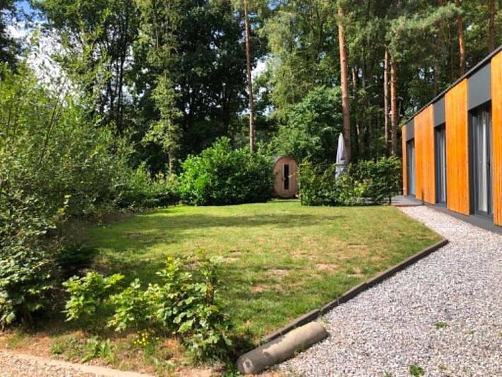 Vakantiehuis voor 4 personen, with Whirlpool and Terras as well as Tuin and Sauna in Zutendaal