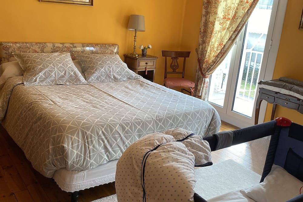 Appartement entier, Chez Hélène, adapté Pmr (disabled) les chiens bienvenus 4 pax, 3*gites de France in Bourg-Madame, Région de Prades