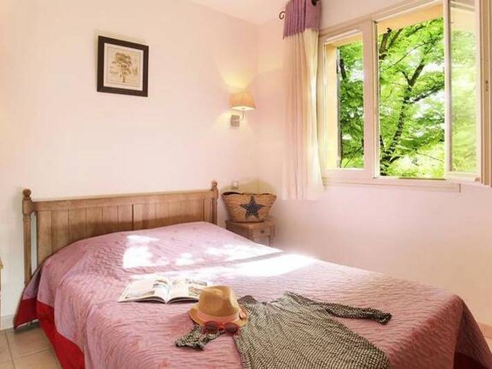 Appartement entier, Résidence Odalys Essentielle Les Soleils du Luberon - Appartement 4 personnes - 2 pièces 2/4 pers. in Bonnieux, Parc naturel régional du Luberon