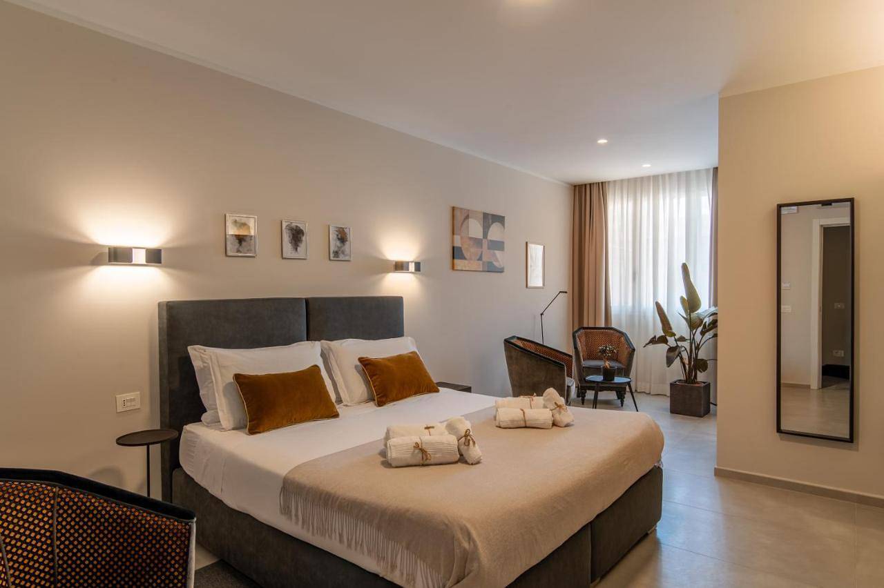 Single Room with Private Bathroom in Prato, Provincia di Prato