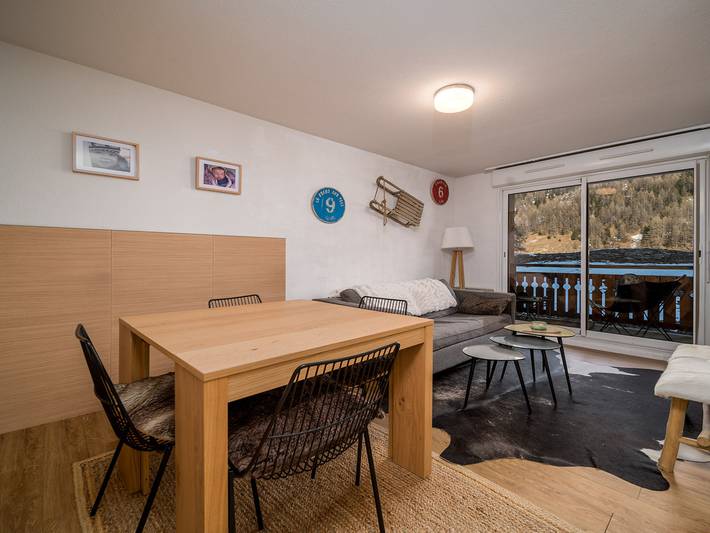 Apartamento entero, Encantador estudio con vistas a la montaña y acceso a piscina in La Foux d'Allos, Allos