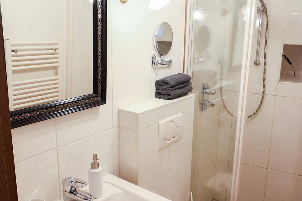 Ganze Wohnung, 3-Bett-Ferienwohnung, 2 Schlafräume (Pferdestall) - Ferienhof Mayischhof in Lauperath, Eifelkreis Bitburg-Prüm