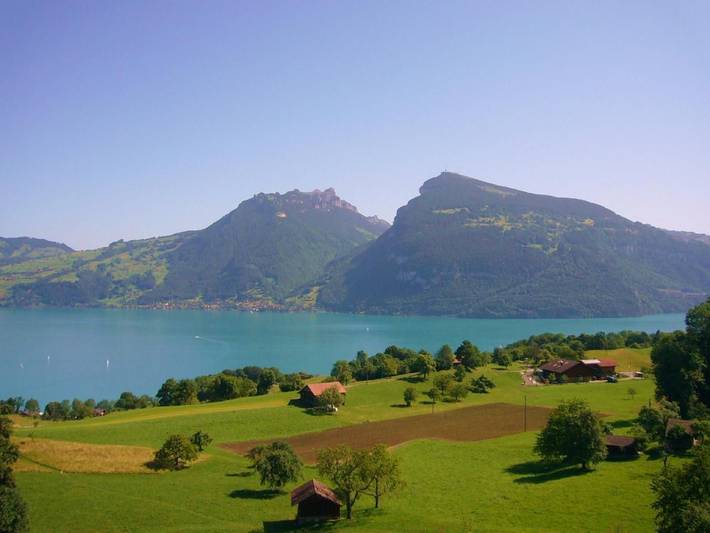 Ferienwohnung für 2 Personen, mit Balkon und Garten am Thunersee