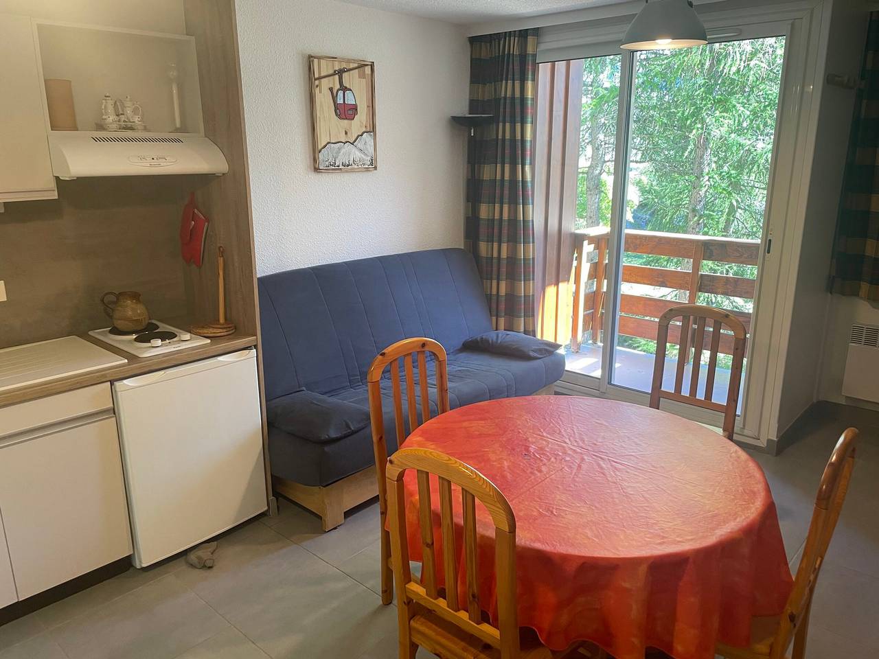 Entire studio, Cozy Studio with Balcony, Close to Slopes and Shops, Sleeps 3 - Rpp1 #129 in Orcières, Écrins National Park