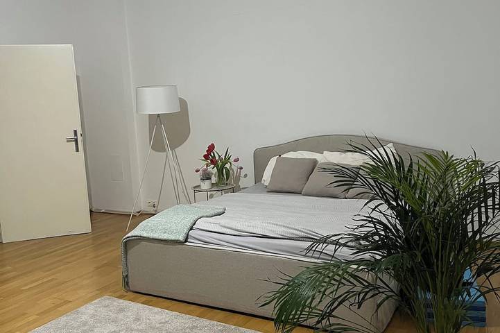 Ganze Wohnung, Traumhaft großzügige Altbauwohnung direkt beim Naschmarkt. 5 min zum Karlsplatz! in Wieden (Wien Bundesland), Wien