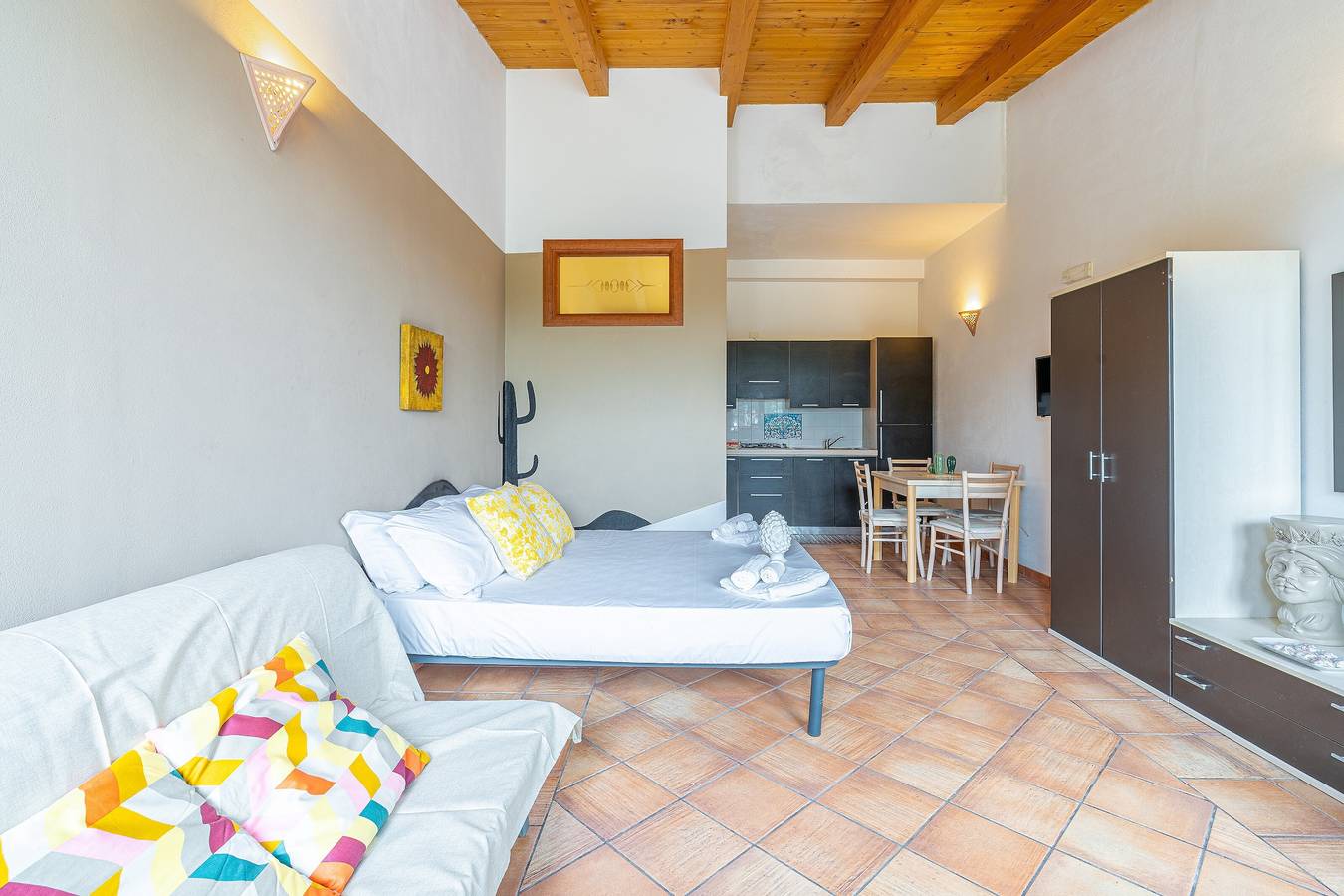 Apartamento entero, Apartamento 'Pathos Retreat Carrubbo' con piscina compartida, Wi-Fi y aire acondicionado in Siracusa, Provincia de Siracusa