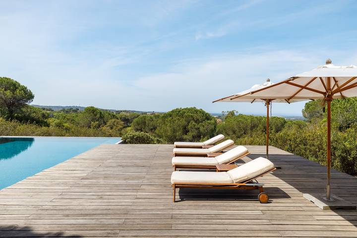 Casa de vacaciones para 14 personas, con terraza y jardín en Melides