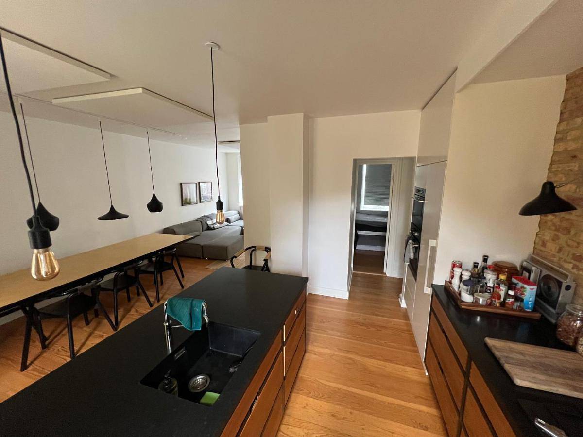 Appartement entier, Townhouse with private garden in the centre in Odense, Région d'Odense