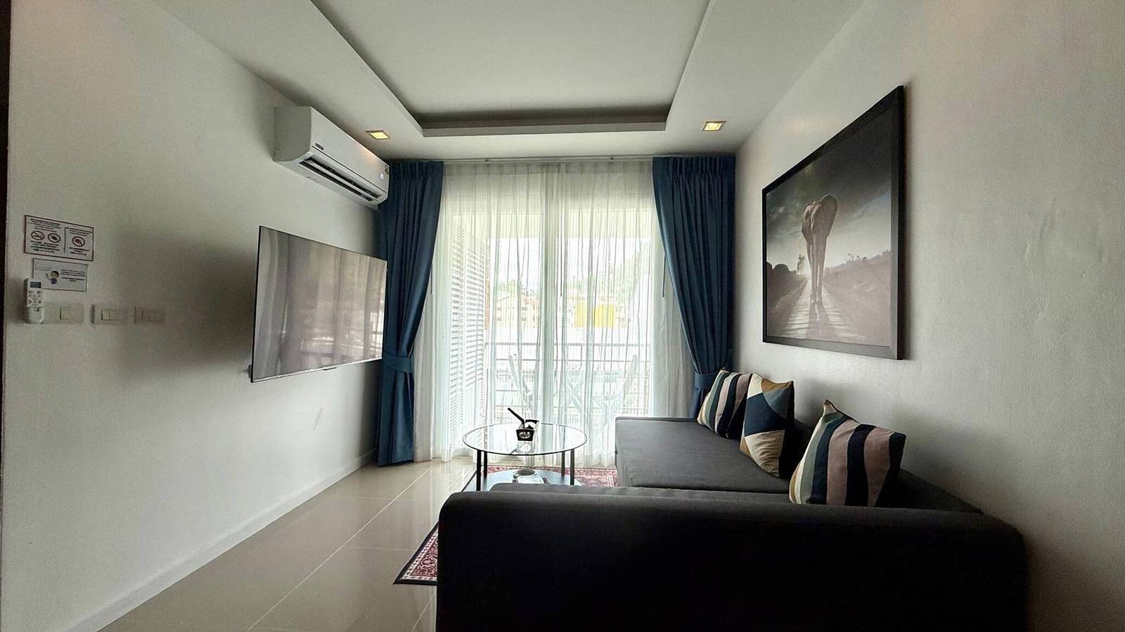 Ganze Ferienwohnung, 6-20 2 Schlafzimmer und 2 Badezimmer 1 km zu Fuß zum Patong Beach in Patong Beach, Phuket