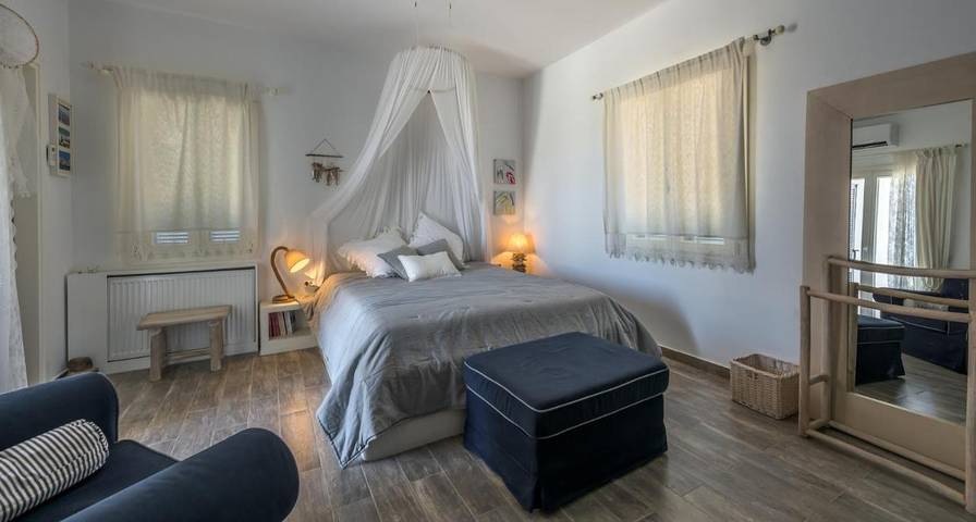 Villa pour 4 personnes, avec vue ainsi que jardin et piscine dans Milos - 3