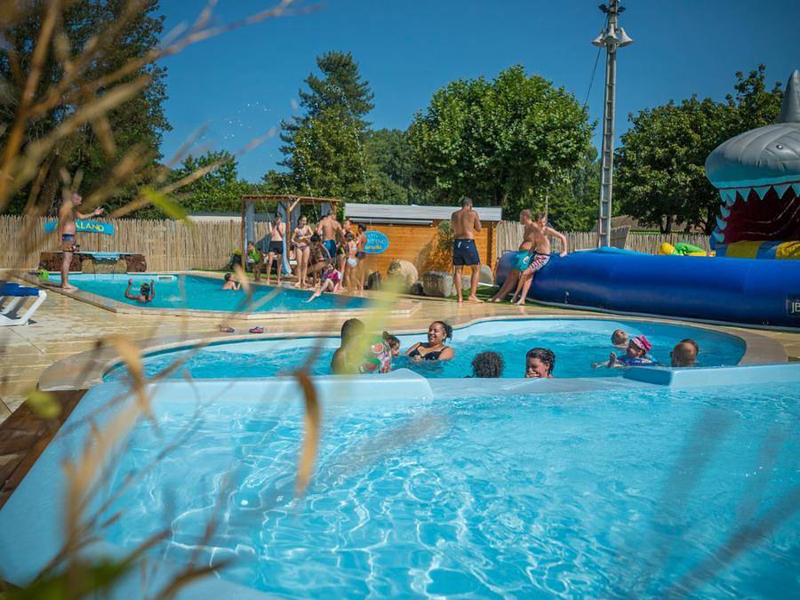 Camping Paradis Family des Issoux d'Ardèche - Unterkunft 4 personen - Ungewöhnlich - Der Wohnwagen (ohne Sanitäranlagen) in Lalevade-d'Ardèche, Parc naturel régional des Monts d'Ardèche