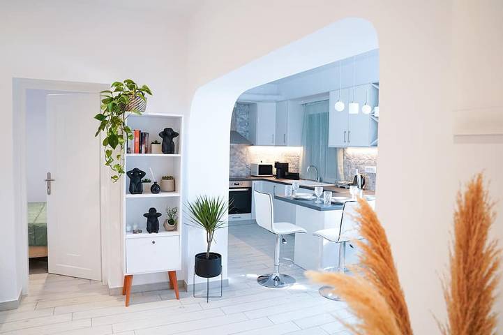 Apartment for 4 people, with pets in Thera