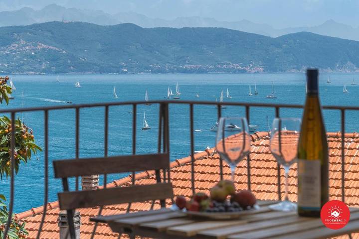 Ferienwohnung für 5 Personen, mit Ausblick und Balkon - 1