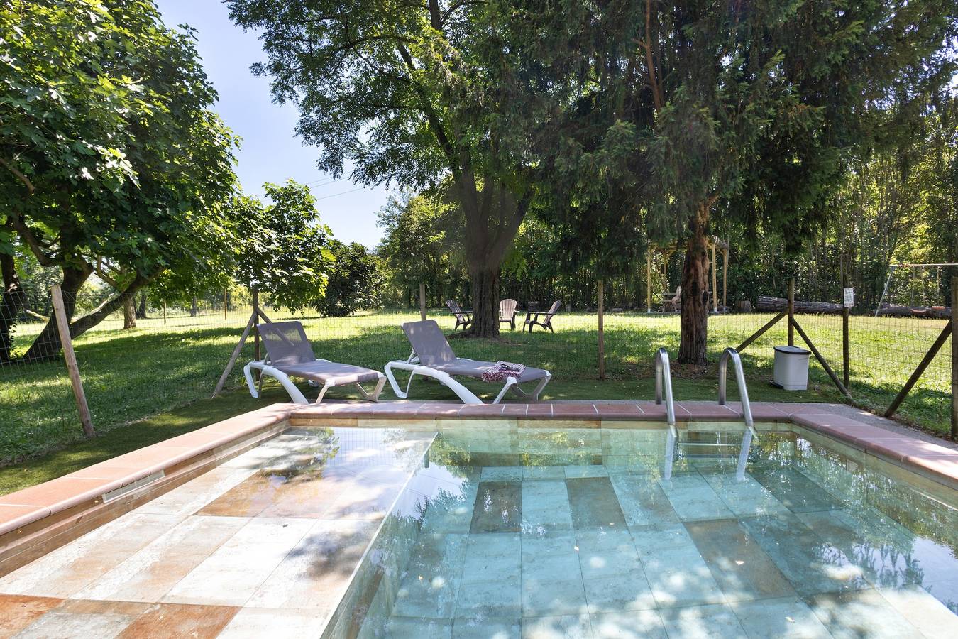 Cargol de Mas Violella: Naturpark, direkter Zugang zum Garten, Pool & Wlan in Sant Joan les Fonts, Naturpark Zona Volcànica de la Garrotxa