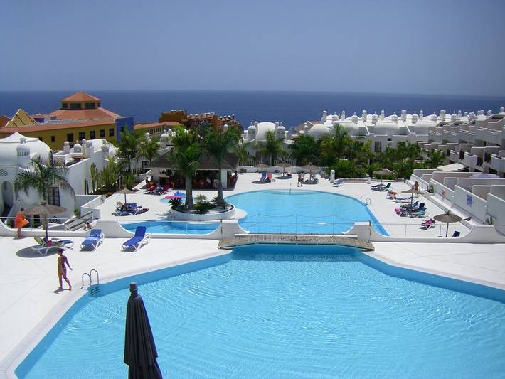 Apartamento de vacaciones para 5 personas, con jardín además de piscina y balcón, Familias con niños - 1