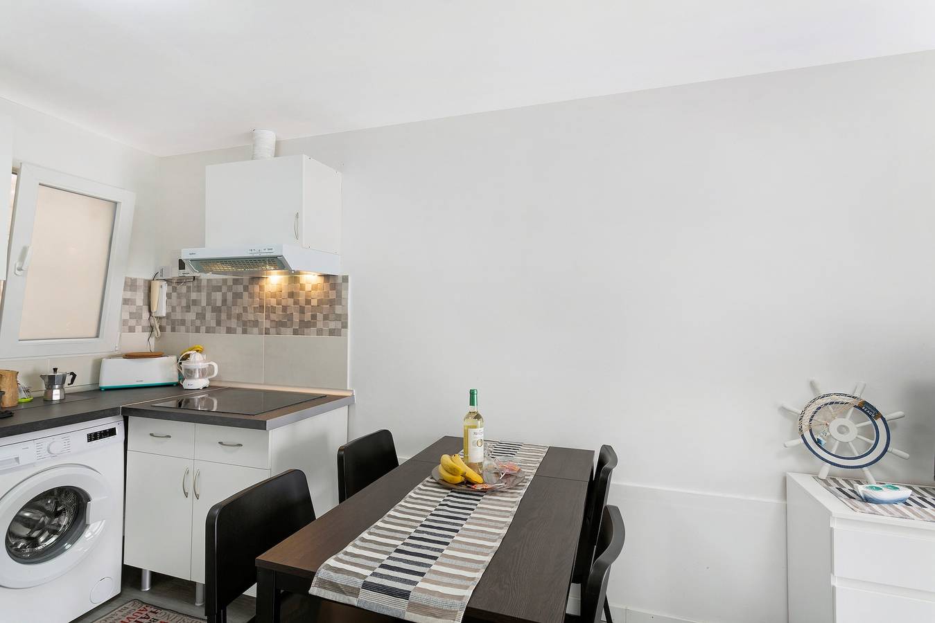 Apartamento entero, Apartamento de vacaciones 'Bungalow Josephin' con piscina compartida, terraza privada y Wi-Fi in Arguineguín, Mogán
